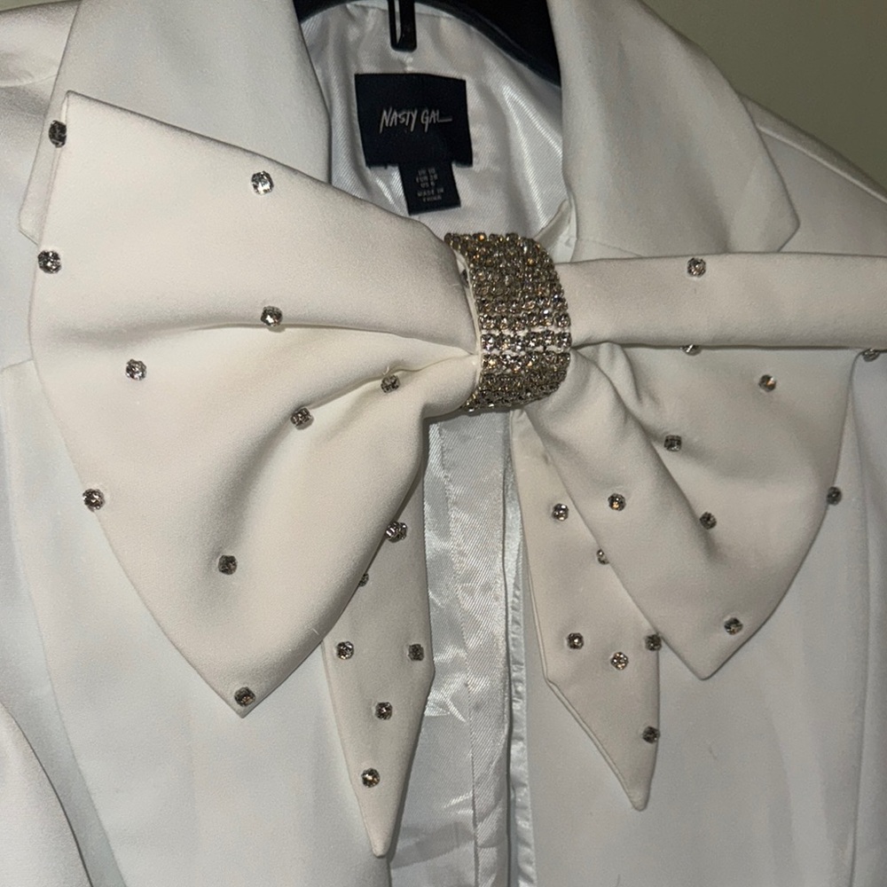 White Rhinestone Bow Premium Embellished Diamante Neck Blazer Nasty Gal S Coat - Picture 5 of 5